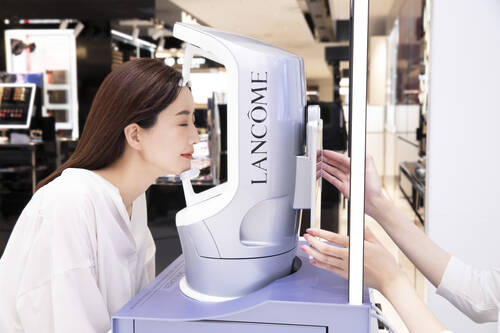 先進の肌分析機スキンスクリーン