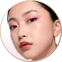 THE HOLIDAY LOOK