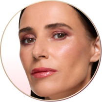THE HOLIDAY LOOK